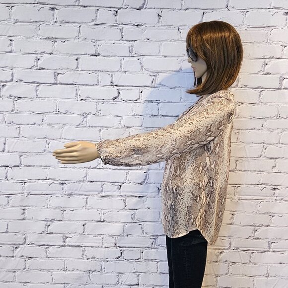 BANANA REPUBLIC - Neutral long sleeve classic python print blouse - Picture 6 of 10
